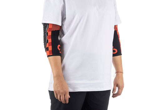SERYT Flow Elbow Pads Checker Red