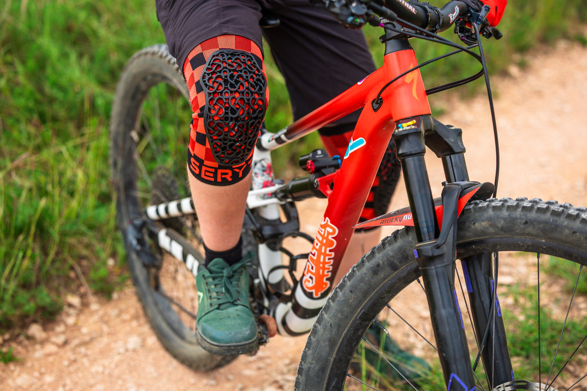 SERYT YOUTH Knee Pads Checker Red