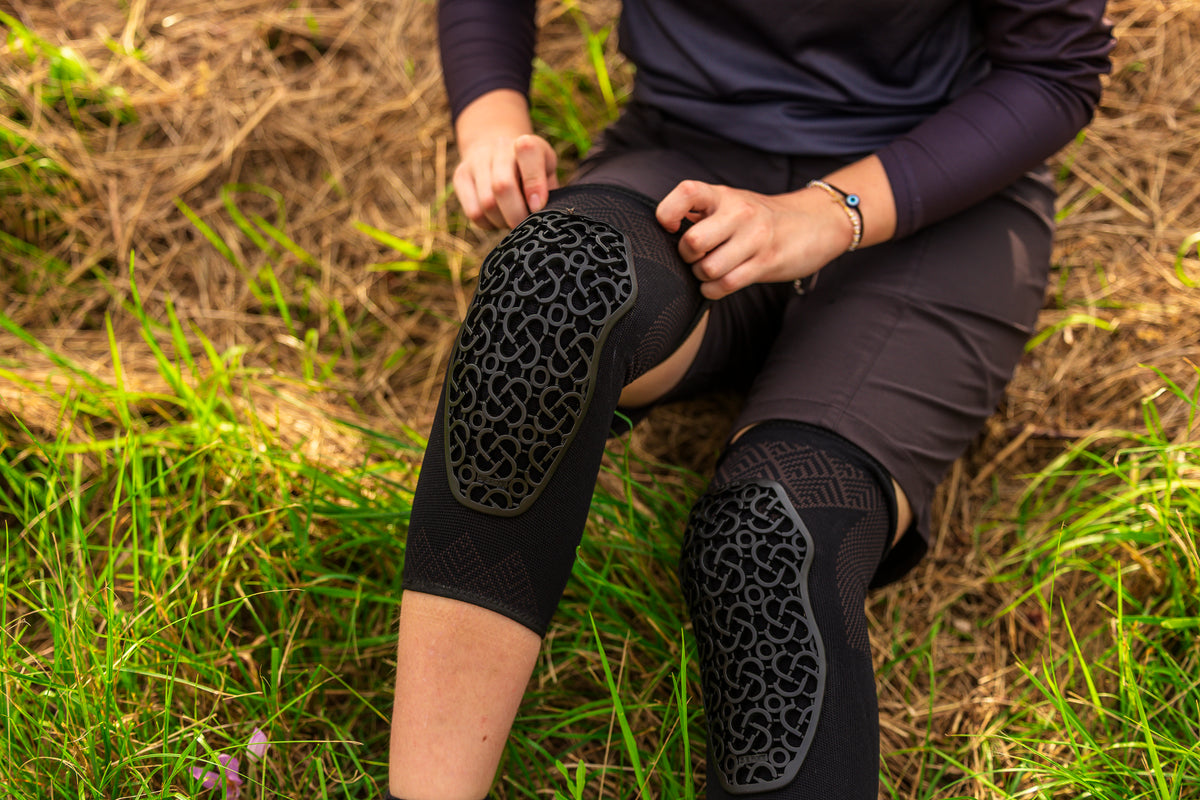 SERYT Flow Knee Pads Alps Black