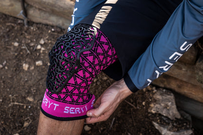 SERYT Flow Knee Pads Checker Pink